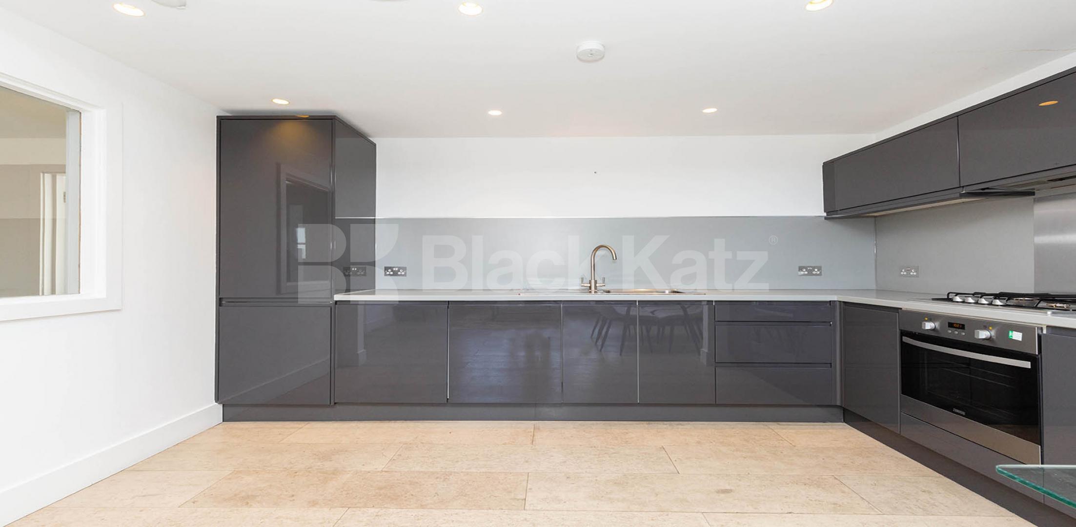 			2 Bedroom, 1 bath, 1 reception Apartment			 TABERNACLE STREET EC2A, OLD STREET - SHOREDITCH - LIVERPOOL STREET